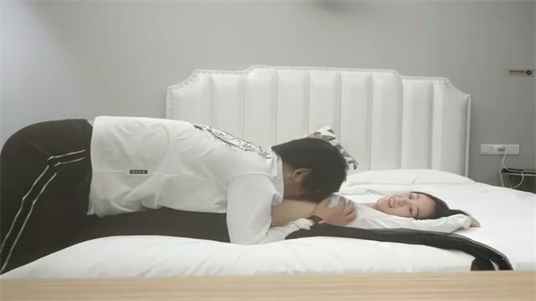 无情的屌丶高质量短发外围妹